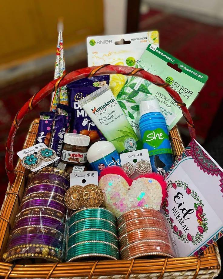 Premium Beauty & Jewelry Gift Basket for Her - Luxury Hamper with Cosmetics, Accessories & Treats