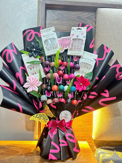 Nail Art & Beauty Bouquet for Her